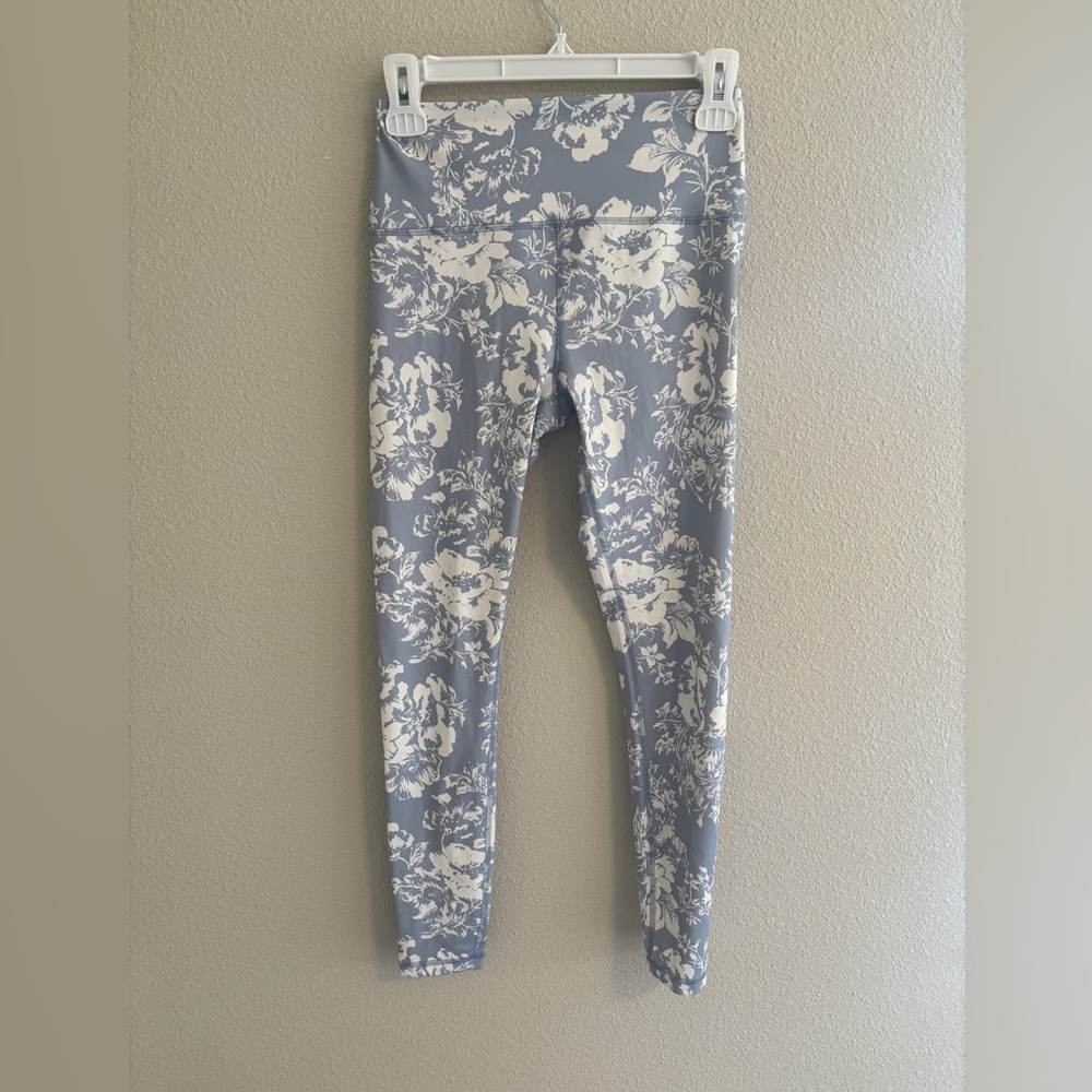 Reformation Ecomove porcelain floral leggings size small